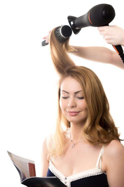 How to Curl Your Own Hair at Home Like a Pro