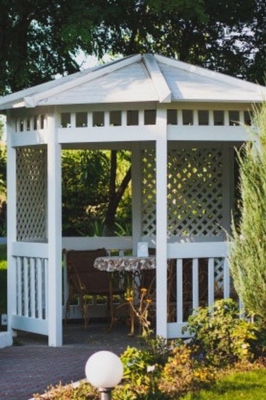 How to Build an Inexpensive Garden Arbor