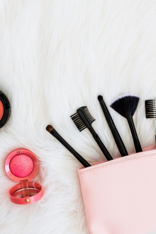 10 Makeup Products That You Should Have In Your Bag