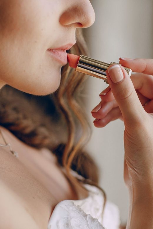 Avoid Trending Mistakes While Wearing Lipstick