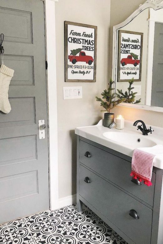 How To Decorate Little Bathroom